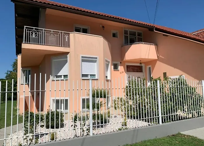 Gemuetliches & Geraeumiges Apartment Mit Balkon